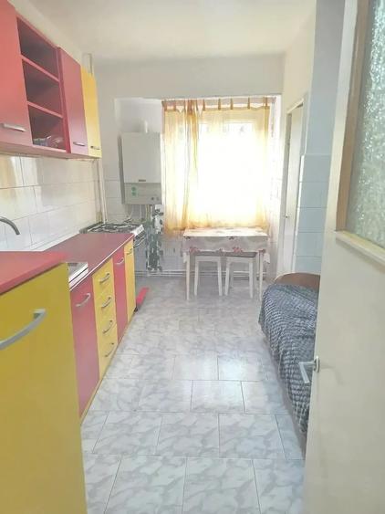 Apartament cu 2 camere decomandat în Buzaului