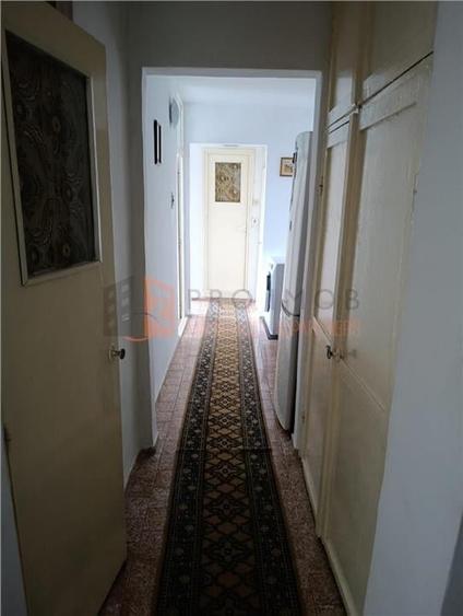 Apartament 3 camere confort 1 decomandat zona Brosteni - 12