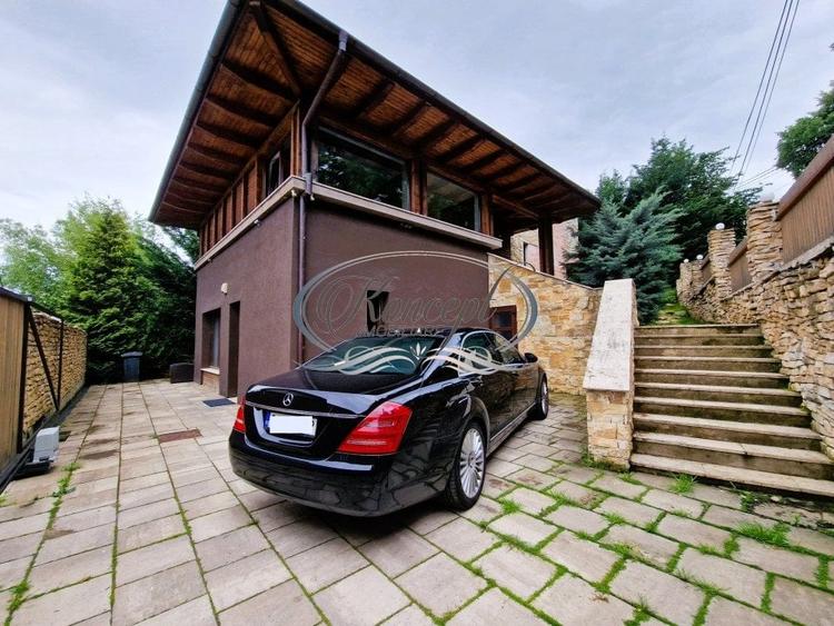 Casă individuală cu 3 camere cu Canalizare în Făget