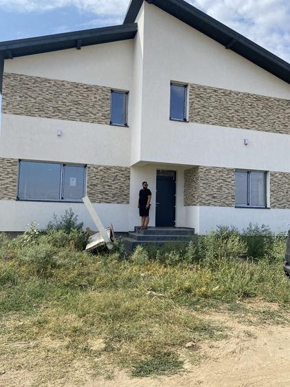 De vanzare vila parter + etaj - 2