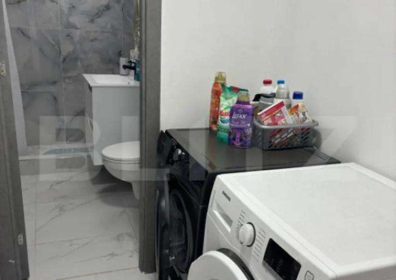 Apartament de vanzare 3 camere decomandat, zona Micro 16 - 2