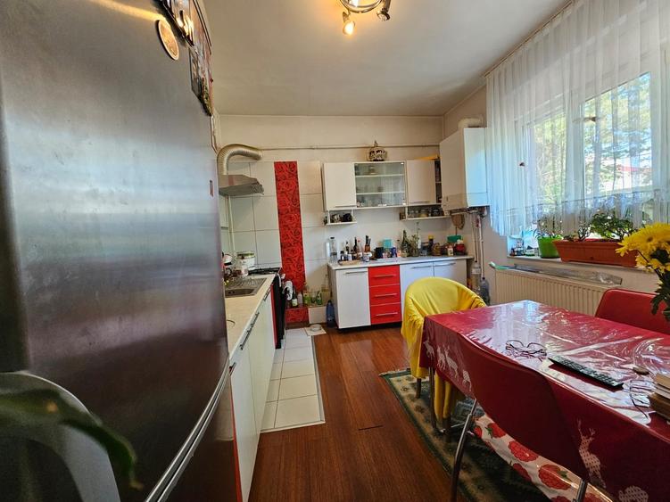 Casa ultracentrala zona Imparatul Traian - 13