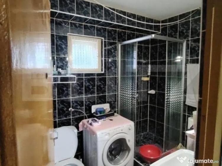 Casa cu 2 apartamente in Livezeni - 10