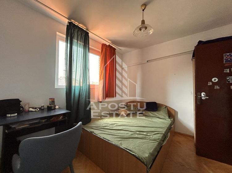 4 camere decomndat Pia?a Unirii | Terasa, parcare in c... - 12