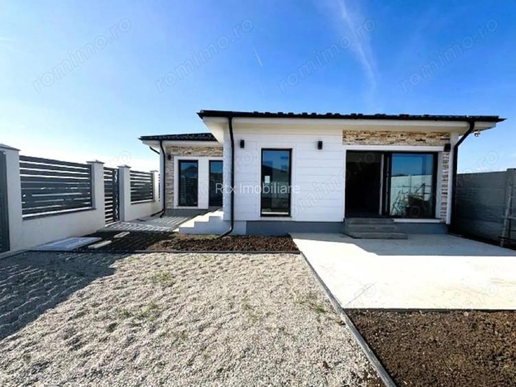 Casa moderna construita pe parter cu teren 500 mp