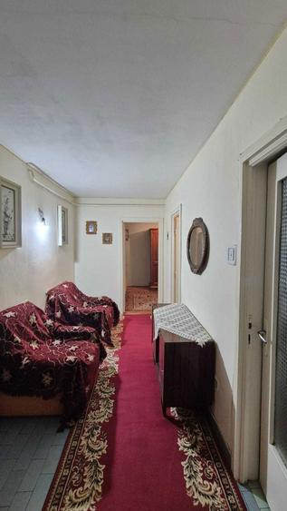 Vand Apartament 2 camere Decomandate Etaj 2,ultracentral,Balcon,Centrala Termica,termopane exterioare,toate camerele cu fata la soare - 2