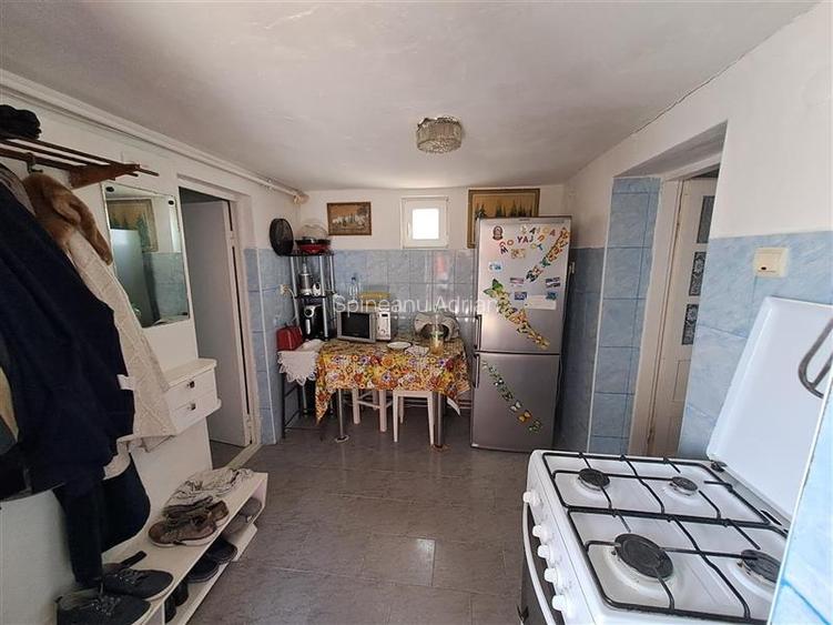 Casa individuala  Mehala aproape de Piata -Profi, 22 m front stradal