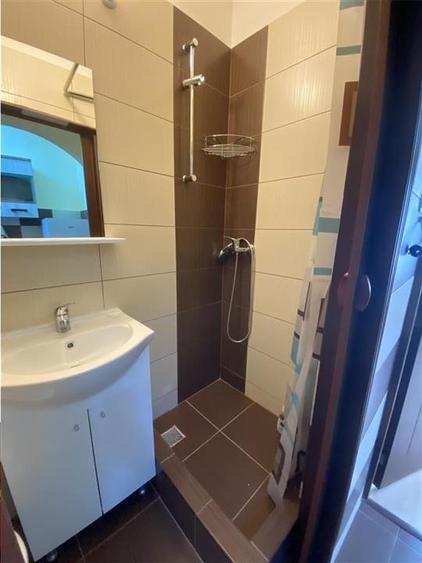 Garsoniera de inchiriat, mobilata si utilata la 650 m de UMF - 7