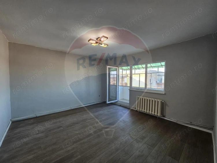 Apartament cu 3 camere de vanzare - 6