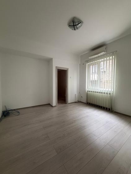 Parcul Carol - parter de bloc, curte, acces separat, centrala proprie - 1