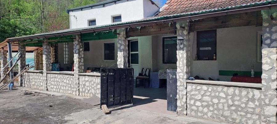 Casa de vanzare sat Gurasada - 2