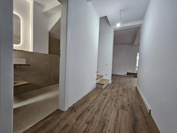 Despartit prin casa scarii! Zona buna! Asfalt! Toate utilitatile! - 2