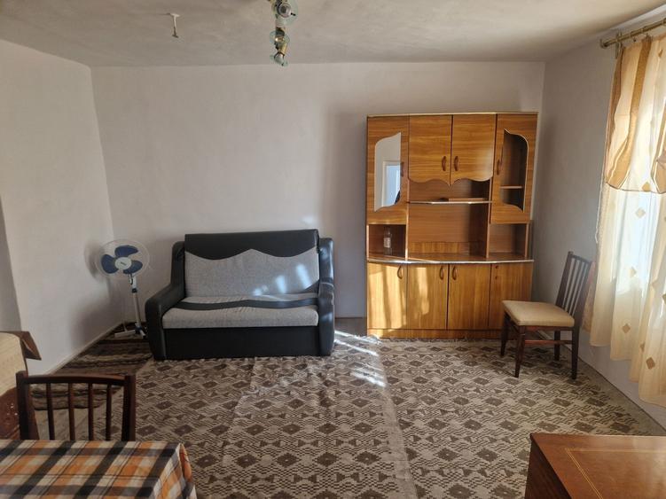 Casa si teren in orasul Harlau - 5