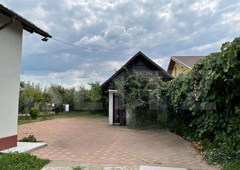 Vila cu Teren Generos si Livada La Sos. Principala Targovi? - 11