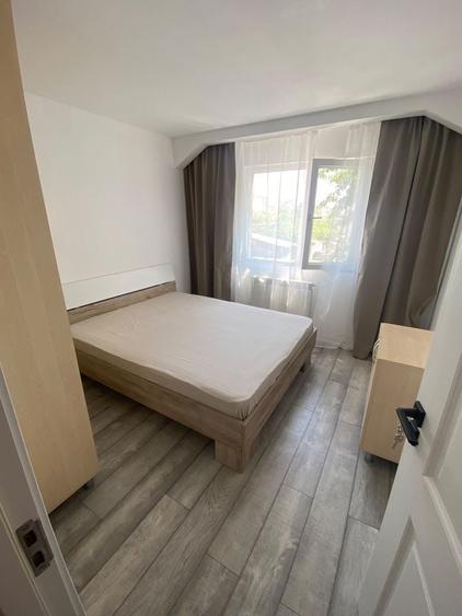 Apartament 4 camere et 1 - 1