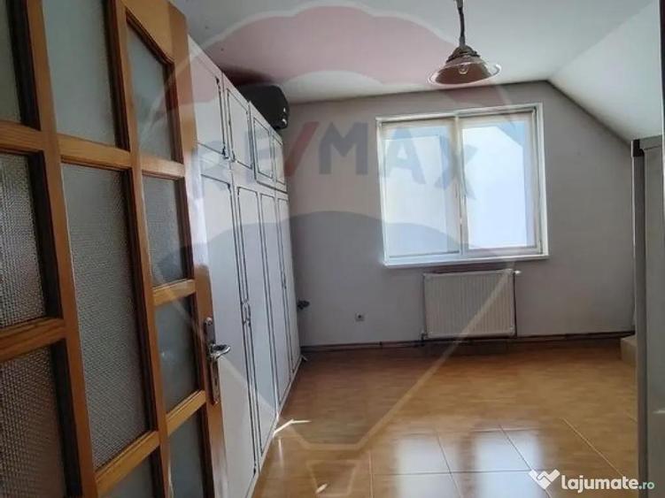 Casa / Vila cu 8 camere de vanzare in zona Central - 16