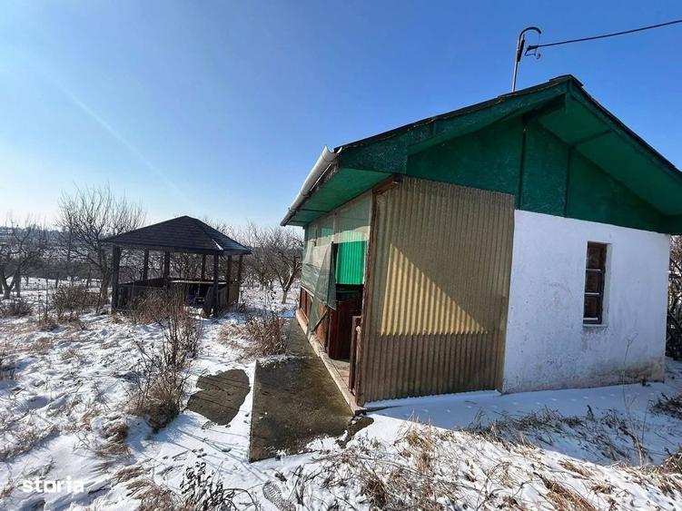 De vanzare casuta mica din caramida cu Teren de 1059mp. 27.000euro - 3