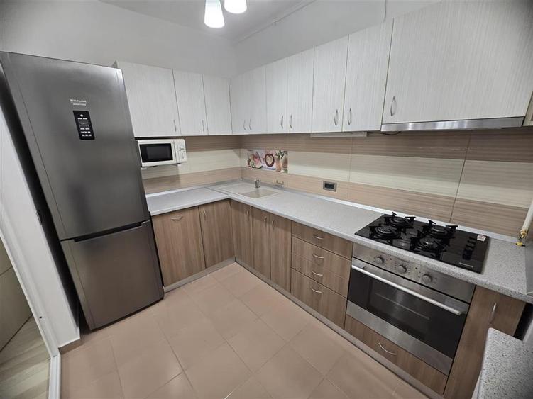 Apartament 3 Camere Zona Coresi - 4