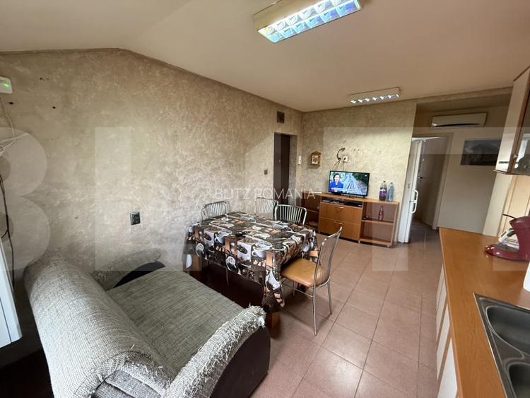 Apartament de vanzare, cu 4 camere, 68 mp, zona Modern