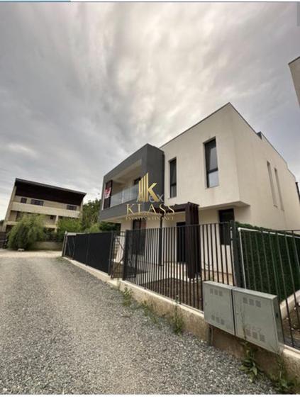 Casă individuală cu 4 camere cu Canalizare în Otopeni