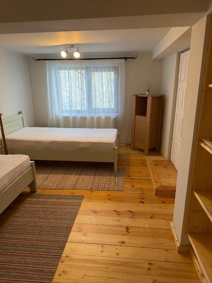 Casă individuală cu 3 camere cu Teren 332 Mp în Castelul Peleș