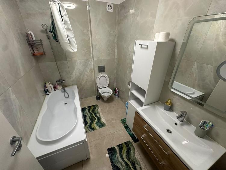 Casă cu 3 camere cu Canalizare în Dobroești