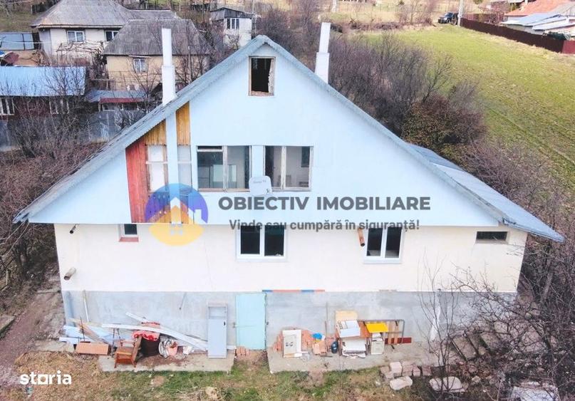 Casă cu 7 camere cu Teren 5958 Mp în Dobreni
