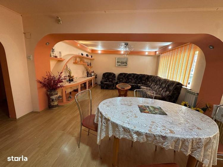 Apartament cu 3 camere în Buzaului