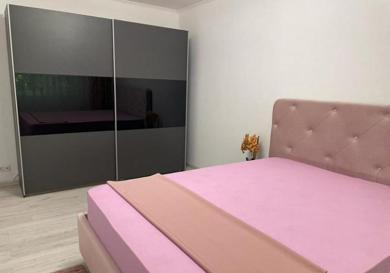 Apartament cu 3 camere decomandat în Berceni