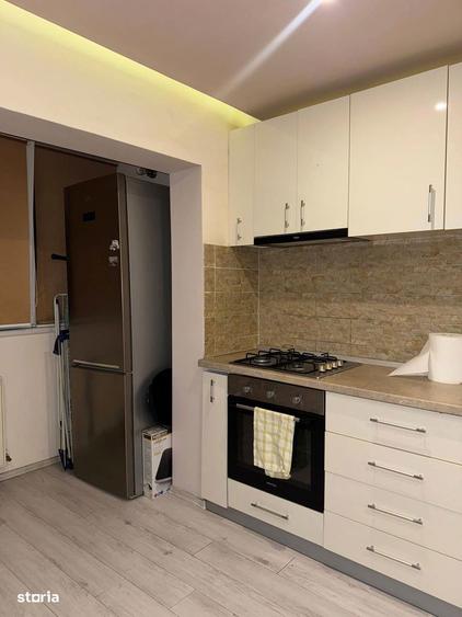 Apartament cu 3 camere decomandat în Central — fotografia 3