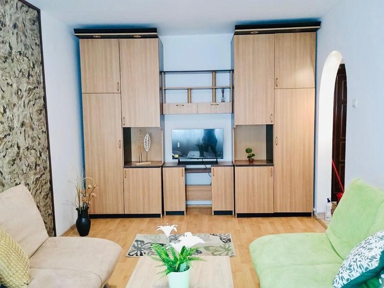 Apartament cu 2 camere decomandat în Eroii Revoluției