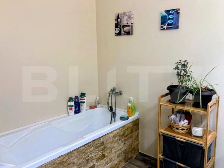 Apartament cu 2 camere semidecomandat, mobilat în Florești