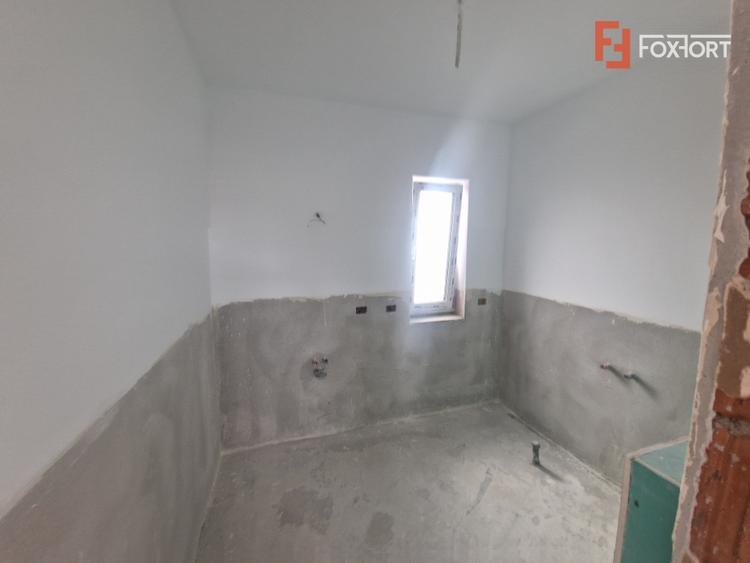 Duplex cu 4 camere cu Canalizare în Moșnița Nouă