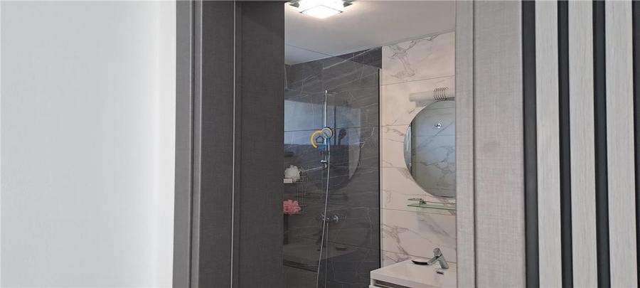 Casă individuală cu 5 camere cu Teren 700 Mp în Lăbușești