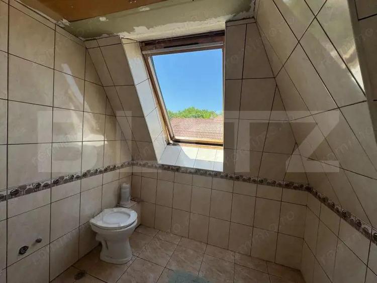 Casă cu 9 camere cu Teren 303 Mp în Central