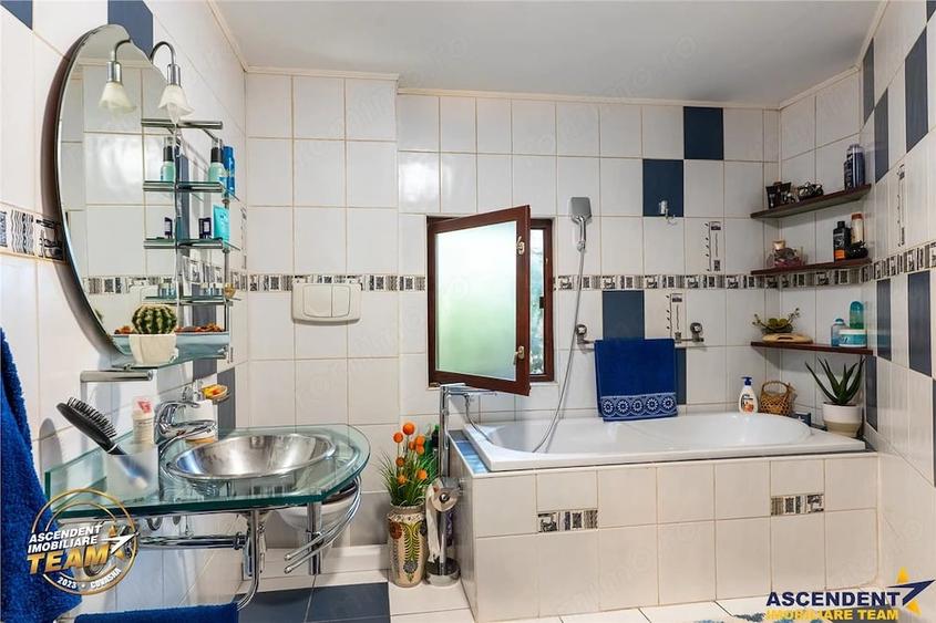 Casă cu 5 camere cu Teren 893 Mp în Chiajna