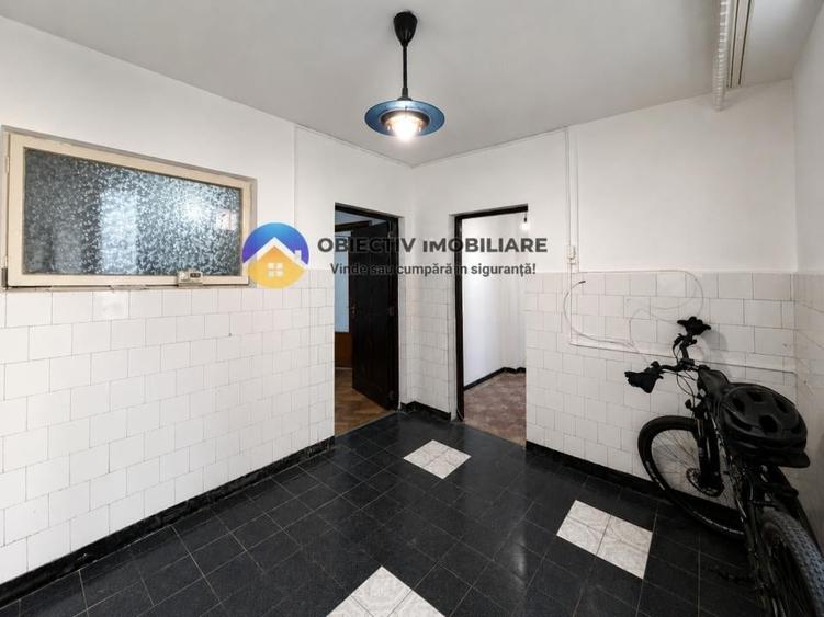 Apartament cu 3 camere semidecomandat în Mărăței