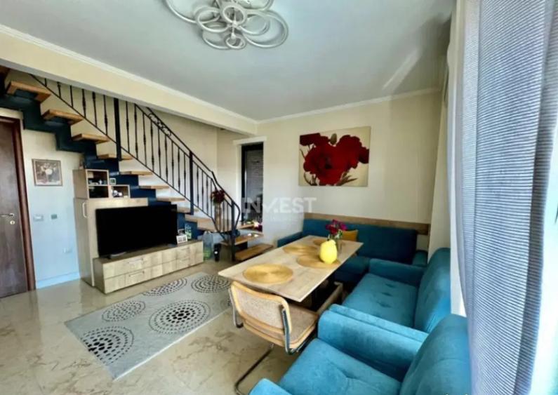 Apartament cu 5 camere decomandat, mobilat în Păcurari
