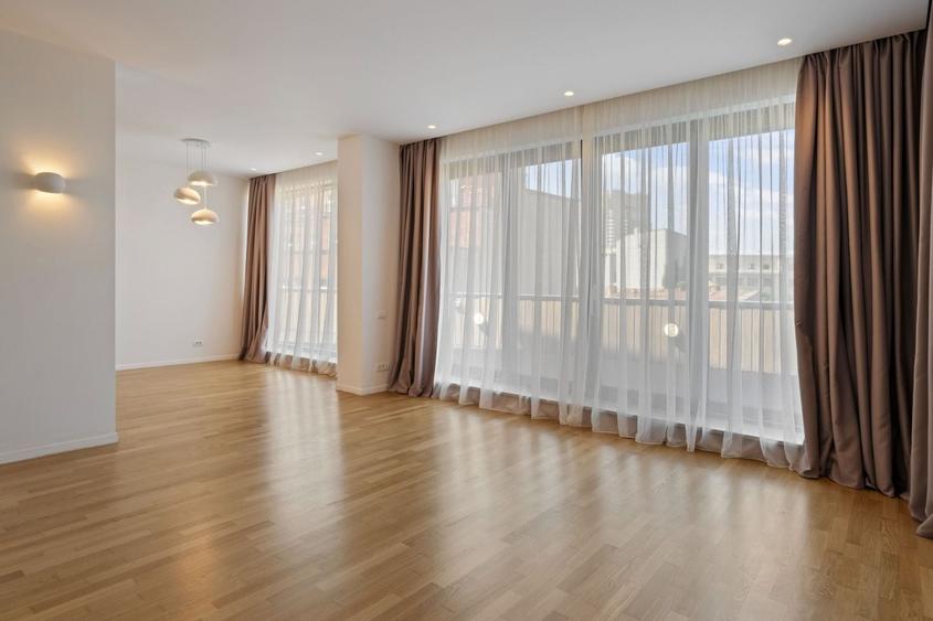 Apartament cu 3 camere decomandat, mobilat în Universitate