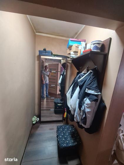 Apartament cu 3 camere decomandat în Est