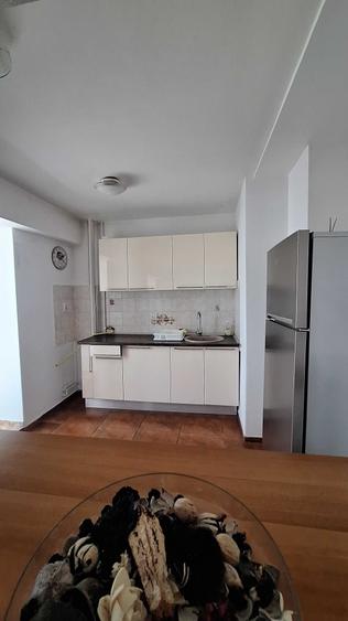 Garsonieră decomandată în Splaiul Unirii