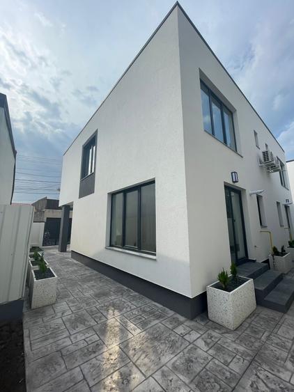 CASA DUPLEX MOBILATA SI UTILATA ZONA CENTRALA STR. PALTINIS NR 52 - 11