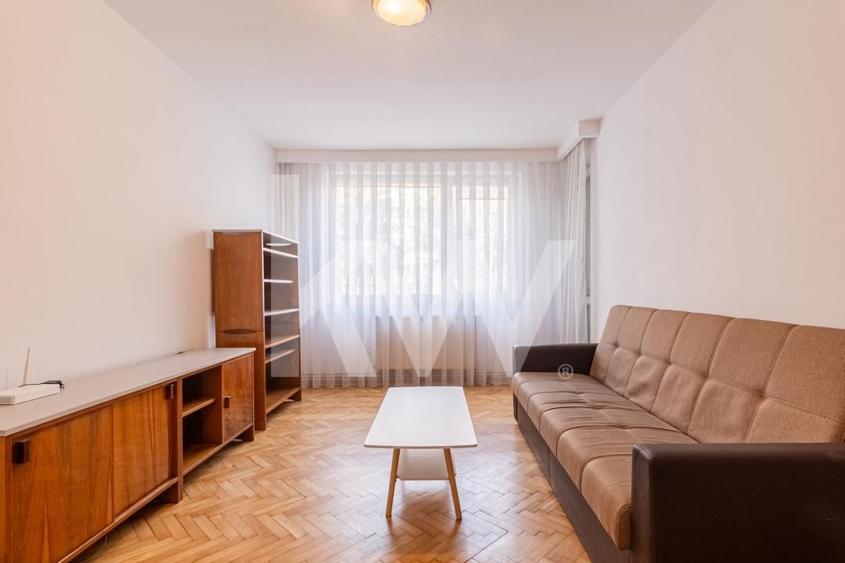 REZERVAT - Vanzare apartament cu 3 camere - zona Centrul Civic - 2