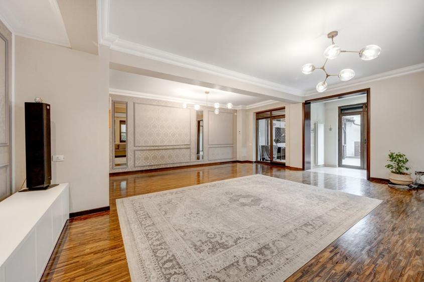 Apartament 170mp utili, 77mp curte si 3 locuri parcare, Parc Bazilescu! - 2