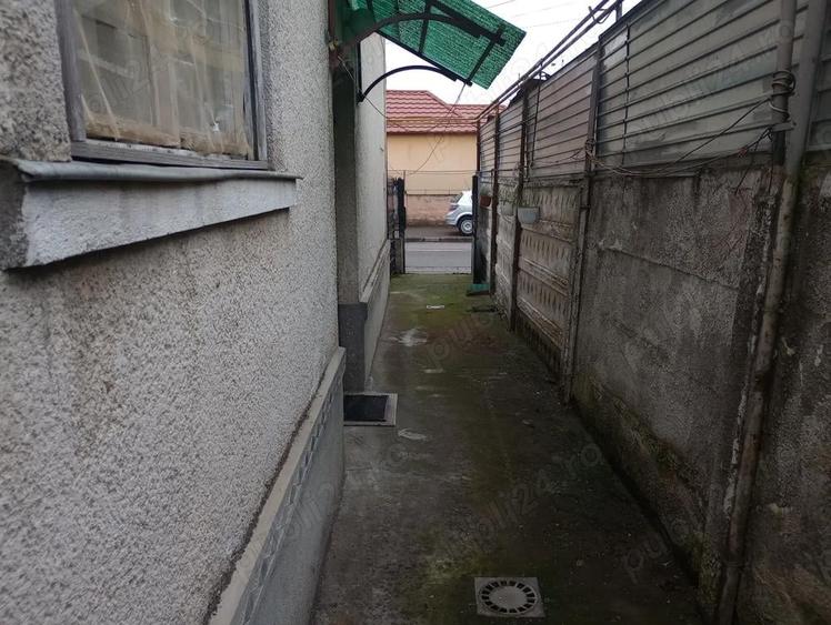 3 camere la casa cu teren str Axente Sever nr 88 colt cu str Argesului in Satu Mare, singur in curte - 8