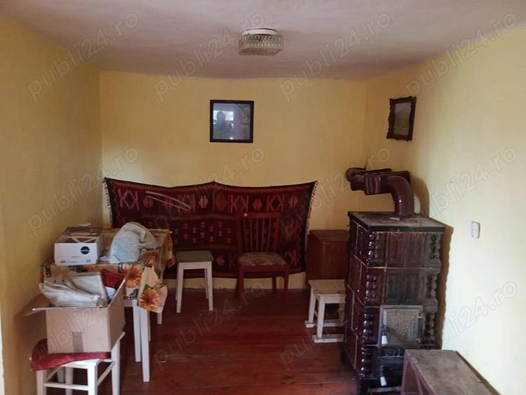 De vanzare in sat murani casa cu 2 corpuri in curte - 1