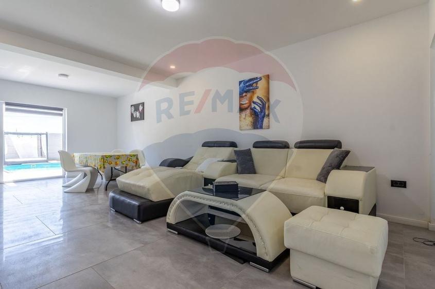 Vilă de lux cu piscina de închiriat - 15