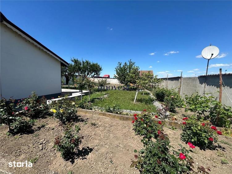 Casa spatioasa de vanzare in Decebal, judetul Satu Mare | 4 dormitoare - 12