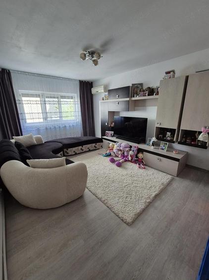 Apartament de vanzare - 3