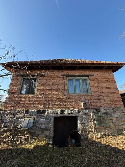 Casa de vanzare la tara - 2